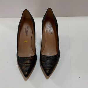 Elegant Black and Gold Women's Heels